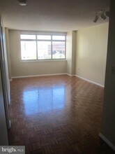 7111 Woodmont Ave in Chevy Chase, MD - Building Photo - Building Photo
