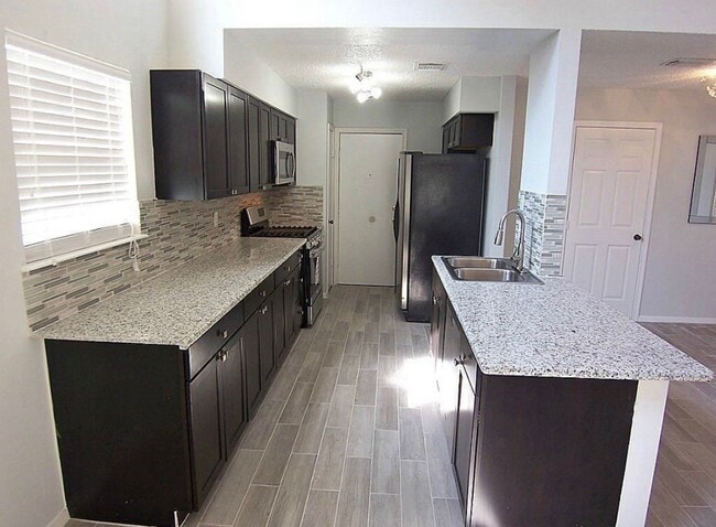 property at 1415 Grand Jct Dr