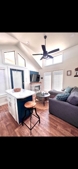 3235 Co Rd 3365 in Cookville, TX - Foto de edificio