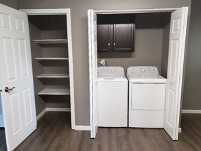 245 N Liberty St in Mc Comb, OH - Building Photo - Building Photo