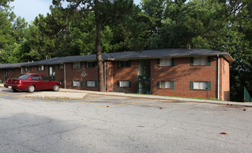 Valley Oaks Apartments in Atlanta, GA - Building Photo - Building Photo