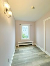 67 Coles St in Glen Cove, NY - Building Photo - Building Photo