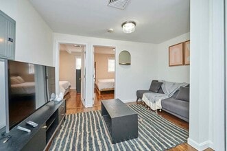 243 E St, Unit 2 in Boston, MA - Building Photo - Building Photo