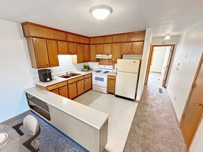 2721 Luther Dr in Ames, IA - Foto de edificio - Building Photo
