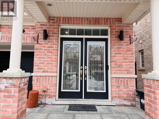 36 Zanetta Cres in Brampton, ON - Building Photo - Building Photo