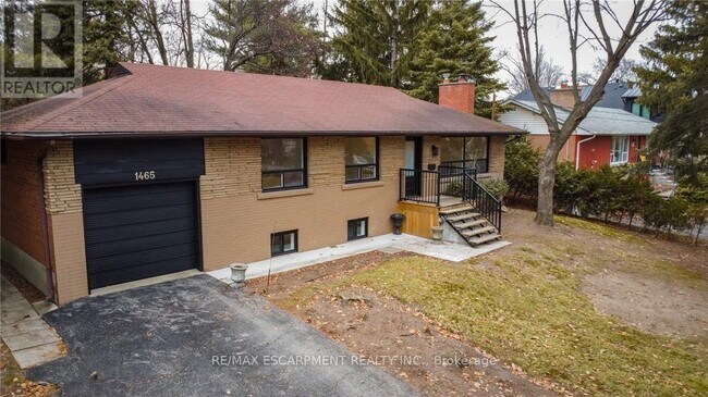 1465 Duncan Rd in Oakville, ON - Building Photo - Building Photo