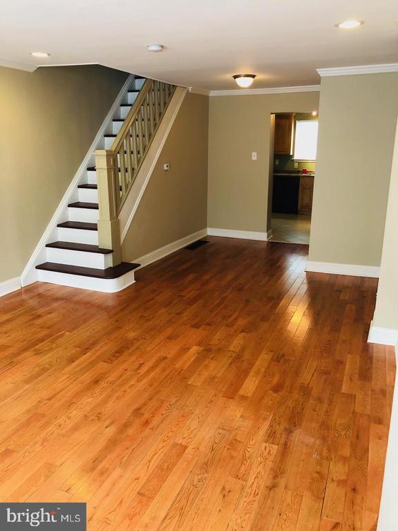 property at 2027 S Darien St