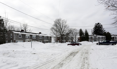 Park Circle Apartments in Newburyport, MA - Building Photo - Building Photo