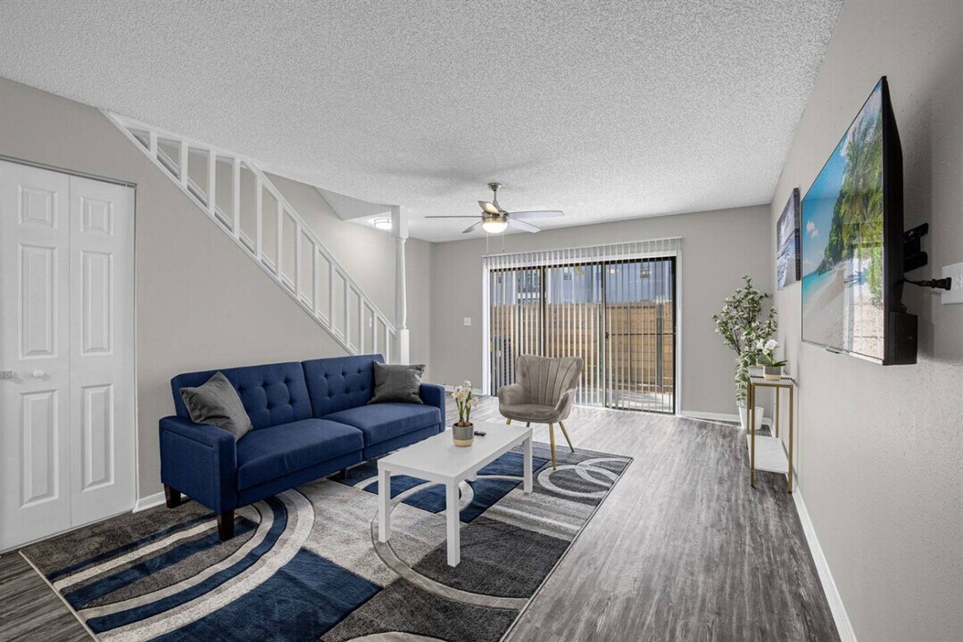 3807 Gazebo Pond Ln, Unit SI ID1511050P in Tampa, FL - Building Photo