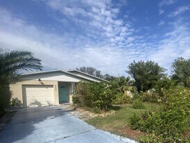 5545 3rd Ave N in St. Petersburg, FL - Building Photo
