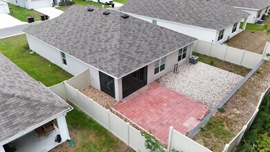 6879 SE 112th Pl in Belleview, FL - Building Photo - Building Photo