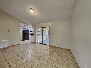 266 Magellan Dr in Kissimmee, FL - Building Photo - Building Photo
