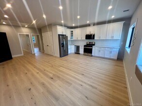 159 Harrison Ave in Mineola, NY - Foto de edificio - Building Photo