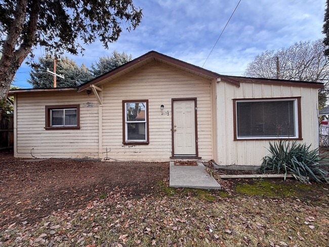 property at 217 S 18th Ave