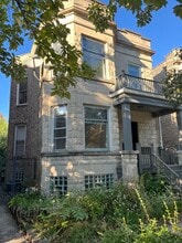 1924 W Wilson Ave, Unit 1 in Chicago, IL - Foto de edificio - Building Photo