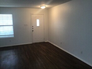 715 Rodeo Ranch in San Antonio, TX - Building Photo - Building Photo