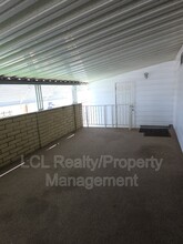 1193 Vía Del Mesa in Hemet, CA - Foto de edificio - Building Photo