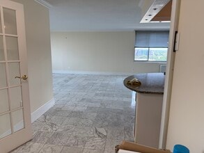 11801 Rockville Pike, Unit 1412 in North Bethesda, MD - Foto de edificio - Building Photo