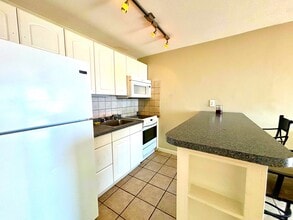 383 Revere Beach Blvd, Unit 4 in Revere, MA - Building Photo - Building Photo