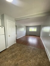 956 Meadow Ave in Bathurst, NB - Building Photo - Building Photo