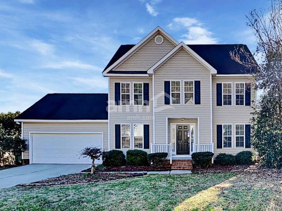 1408 East Stone Arch Drive in Fuquay Varina, NC - Building Photo