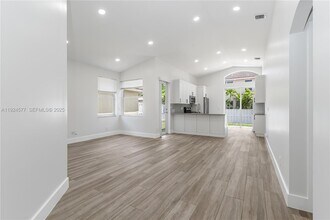 15130 SW 49th Ct in Davie, FL - Building Photo - Building Photo