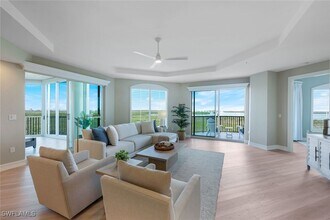 4801 Island Pond Ct in Bonita Springs, FL - Foto de edificio - Building Photo