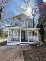 504 Dunbar St SW in Atlanta, GA - Building Photo