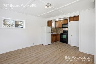 707 Buena Vista Ave in Lake Orion, MI - Building Photo - Building Photo