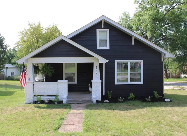 property at 990 W Cherry St