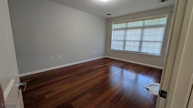 104 E Elizabeth Ave in Linden, NJ - Building Photo - Building Photo