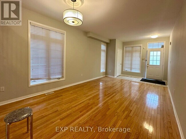 56 Rainbow Valley Crescent in Markham, ON - Building Photo - Building Photo