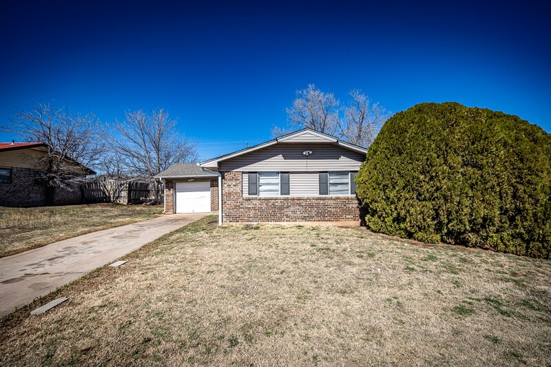 4605 SW H Ave in Lawton, OK - Building Photo