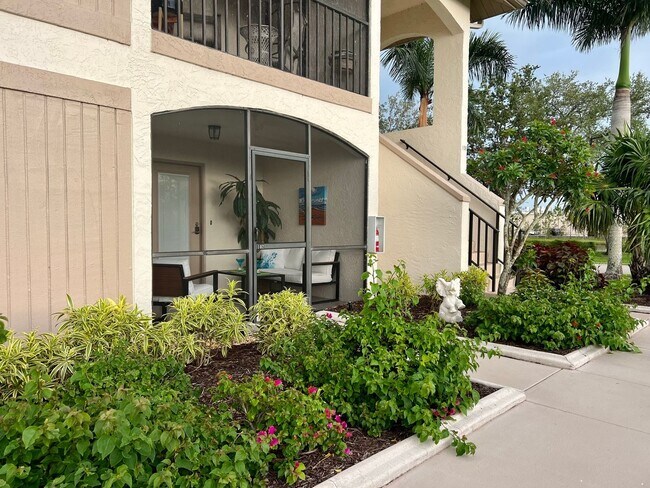 13268 Whitehaven Ln-Unit -13268 Whitehaven Ln, 102 in Ft. Myers, FL - Building Photo - Building Photo