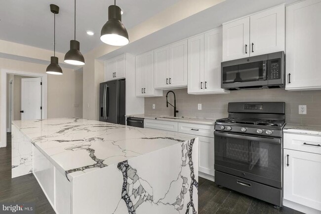 property at 1868 Frankford Ave