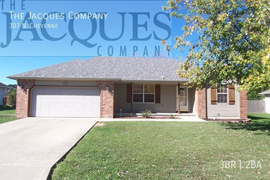307 N Cheyenne in Clever, MO - Building Photo