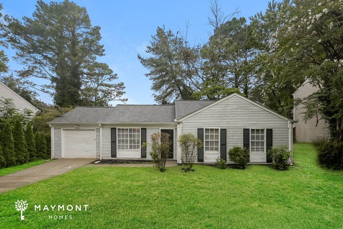 4602 Garden Hills Dr in Stone Mountain, GA - Building Photo