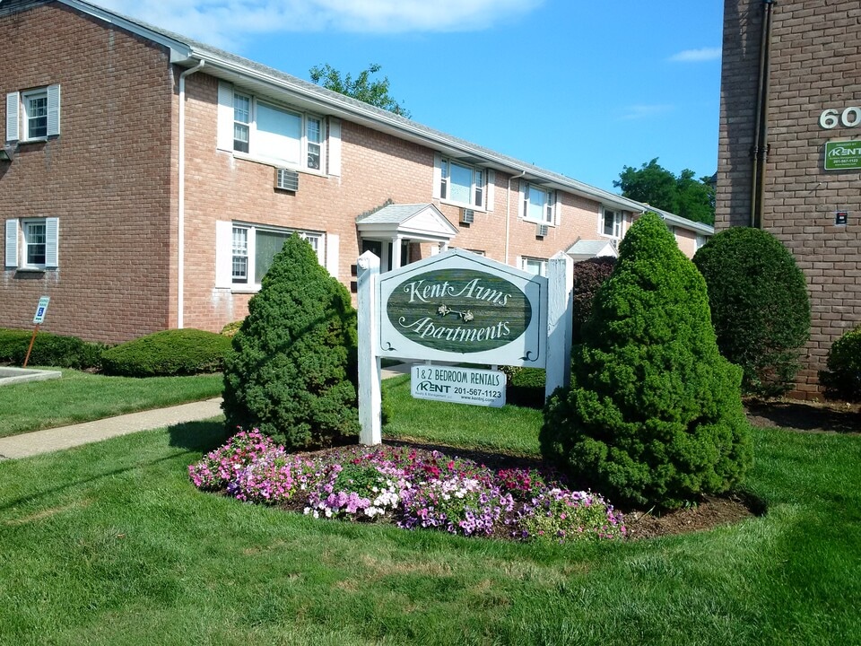 Kent Apartments of Dumont in Dumont, NJ - Building Photo