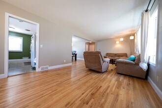 9924 Columbus Ave S in Minneapolis, MN - Building Photo - Building Photo