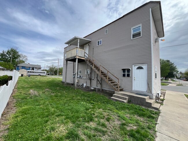 702 W 5th St, Unit 3, Unit 3