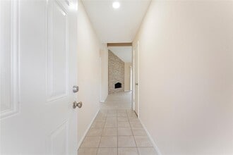 4907 Fairdale St in Pasadena, TX - Building Photo - Building Photo