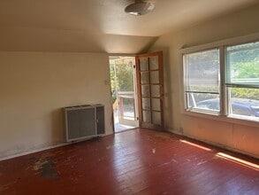 7312 Bodega Ave in Sebastopol, CA - Building Photo - Building Photo