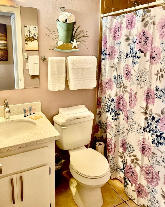 property at 216 Glenview Blvd