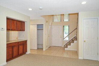 23 Meadowood Dr in Jericho, NY - Building Photo - Building Photo