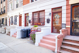 32 Hampton Pl in Brooklyn, NY - Building Photo - Building Photo