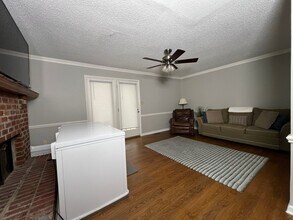 4131 Kaplan Dr in Raleigh, NC - Foto de edificio - Building Photo