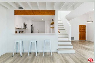 29221 Heathercliff Rd in Malibu, CA - Building Photo - Building Photo