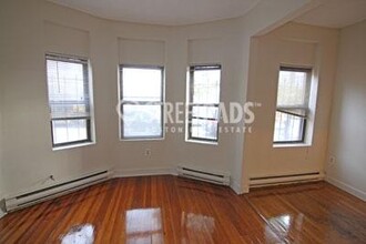 891 Huntington Ave in Boston, MA - Building Photo - Building Photo