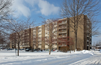 Oberlin Manor in Lorain, OH - Building Photo - Building Photo