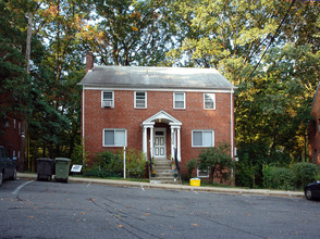 8306 Roanoke Ave in Takoma Park, MD - Foto de edificio - Building Photo